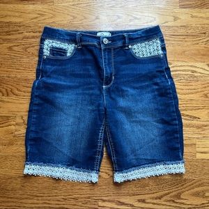 Jordache Mid Rise Lace Trim Bermuda Jean Denim Shorts Girls Size 16